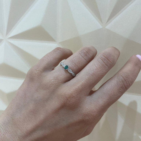 Anillo Esmeralda Wave - diseños vintage