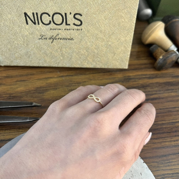 Anillo Oro Infinito Mini Details - Anillos de Diamantes