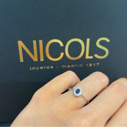 Sapphire Ring OVAL DETAIL - Promise Rings 2
