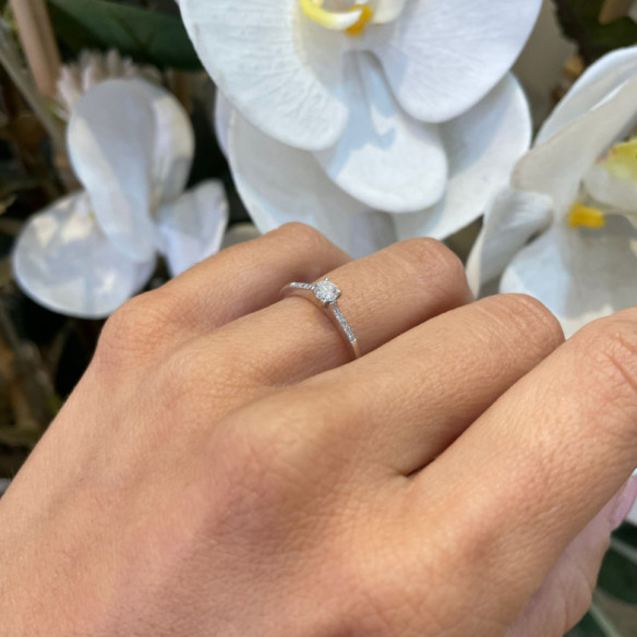 VENUS Engagement Ring 0.37 - Brilliant Cut