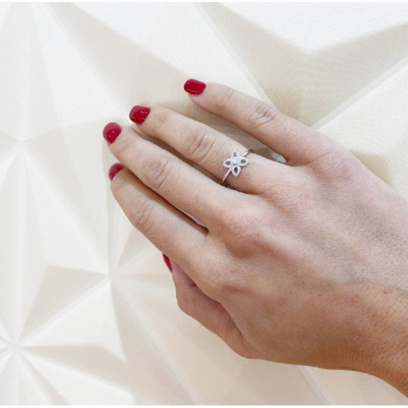 Pico Flower Ring LITTLE DETAILS - Diamond Rings