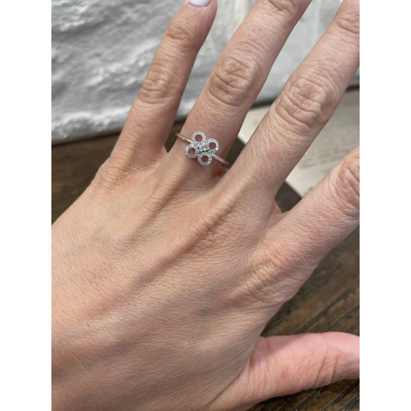 Anillo Diamantes Flor Redonda Little Details - Anillos de Diamantes
