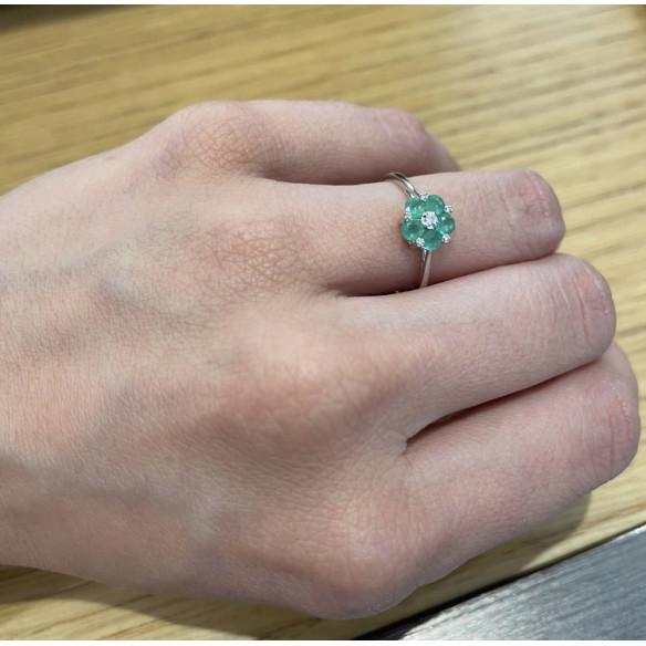 DETAILS MINI Flower Ring - Emerald rings