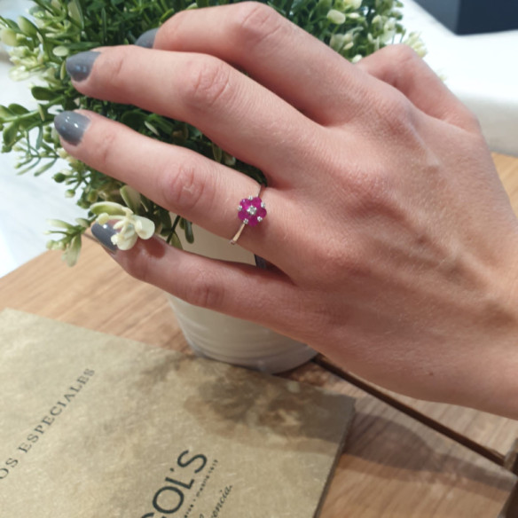 Anillo Flor Rubí Mini Details - Bagues rubis