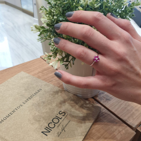 Anillo Flor Rubí Mini Details - Bagues rubis