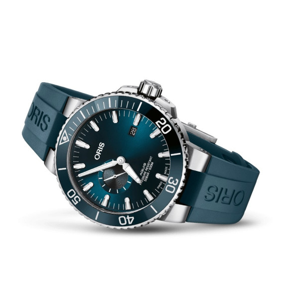 Oris Aquis Small Second Date - Oris Aquis