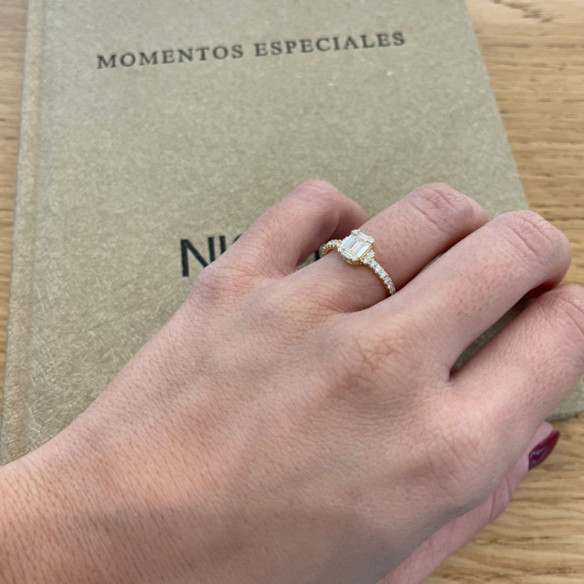 Anillo Diamantes Electra 0.58 Oro Amarillo - Talla Baguette