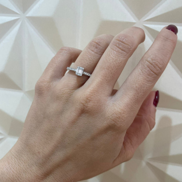 Anillo Diamantes Minerva 0.45 Oro Blanco - Talla Baguette