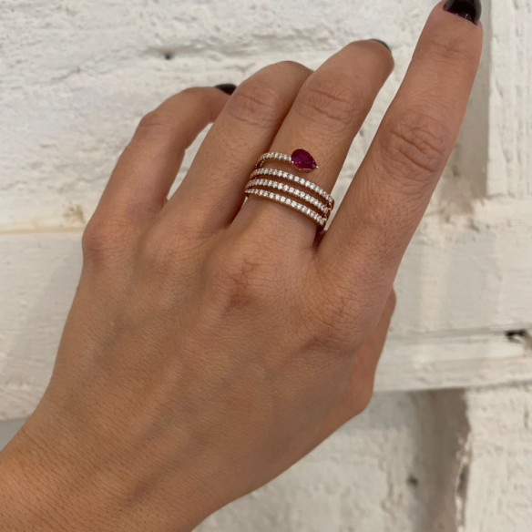 Anillo Rubí y Diamantes Delicia - Anéis de rubi