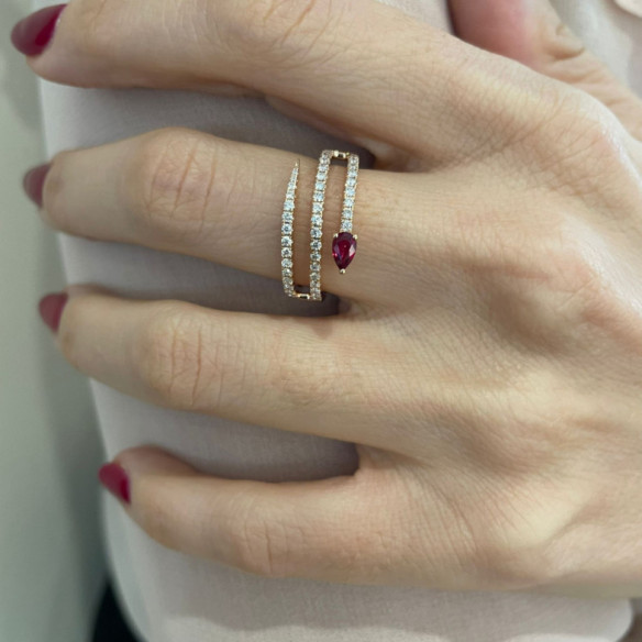 Anillo Diamantes y Rubí Delicia - Anillos de Rubí