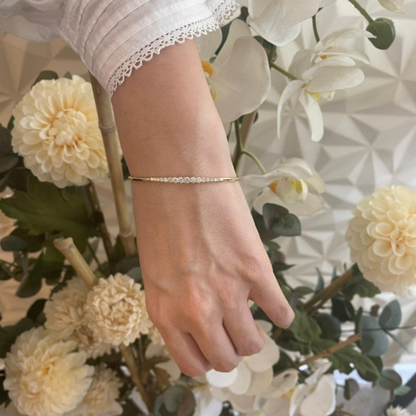 Brazalete Tubo Redondo Oro Amarillo Eloise 17 Diamantes - Braccialetti d'oro