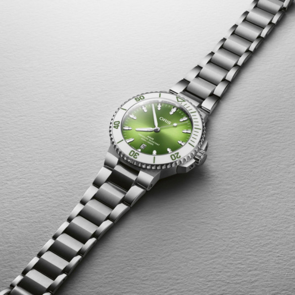Oris Aquis Date 41.5 Taste of Summer - Oris Aquis