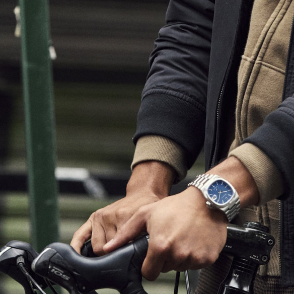 Bulova Precisionist Super Seville - Bulova Classic