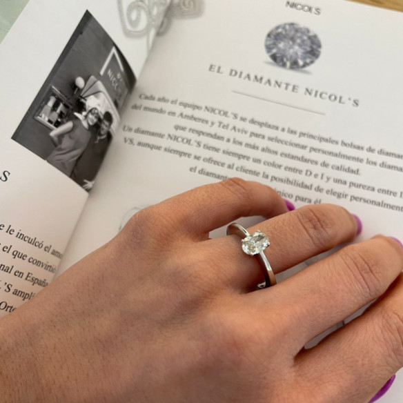 Olivia Engagement Ring White Gold (18K) With Oval Diamond 0.99Ct - Oval cut