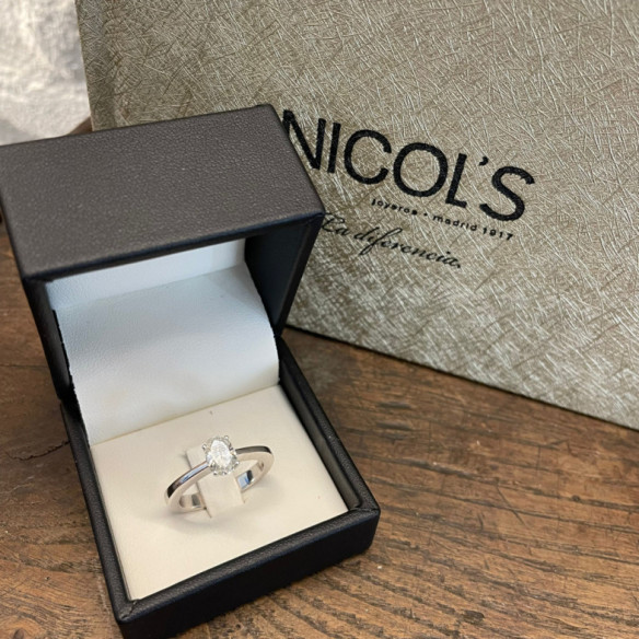 Olivia Engagement Ring White Gold (18K) With Oval Diamond 0.99Ct - Oval cut