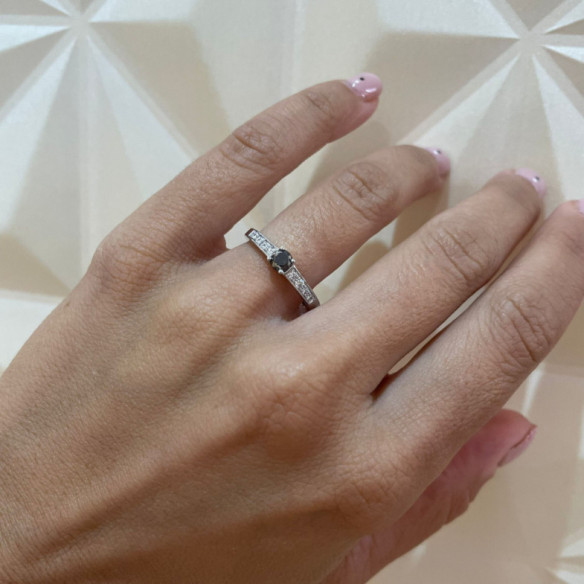 Anello di diamante nero Amelie Noir 0.36 Ct - anniversario