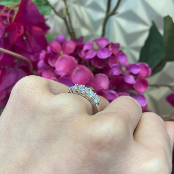 Anillo Diamantes Eloise 1.50 Oro Blanco - Talla Brillante