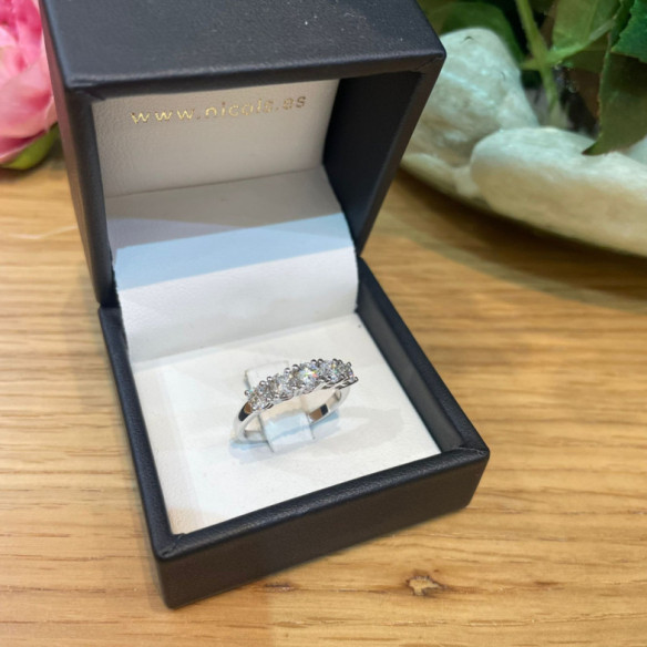Eloise Diamond Ring 1.20 Ouro Branco - Brilhante