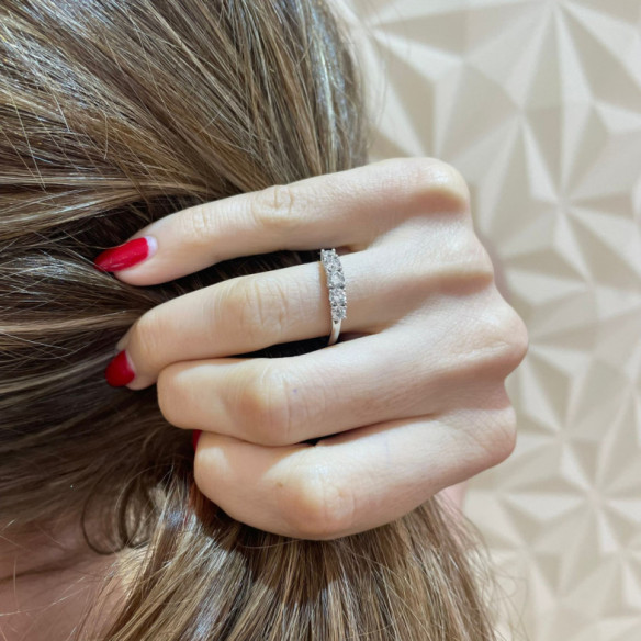 Diamond Ring ELOISE 0.95 - Diamond cinquillo