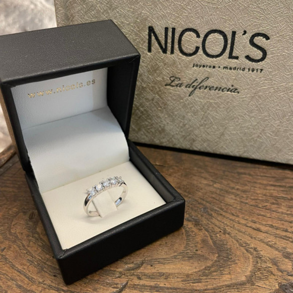 Diamond Wedding Ring 0.50 Eloise Line - Brilliant Cut