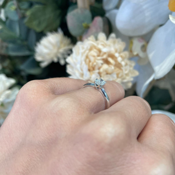 Anillo Solitario Olivia 0.50 - Ovales Schnitzen