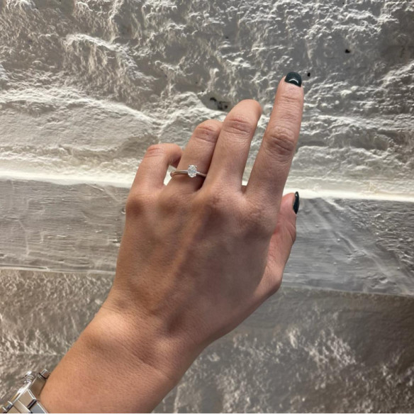 Anillo Solitario Olivia 0.50 - Solitarios de Oro Blanco