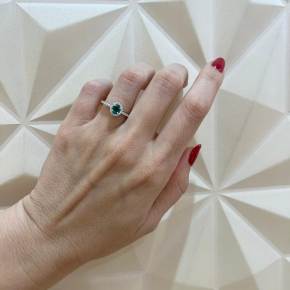 Sunset Emerald Ring 0.55 White Gold - Emerald rings