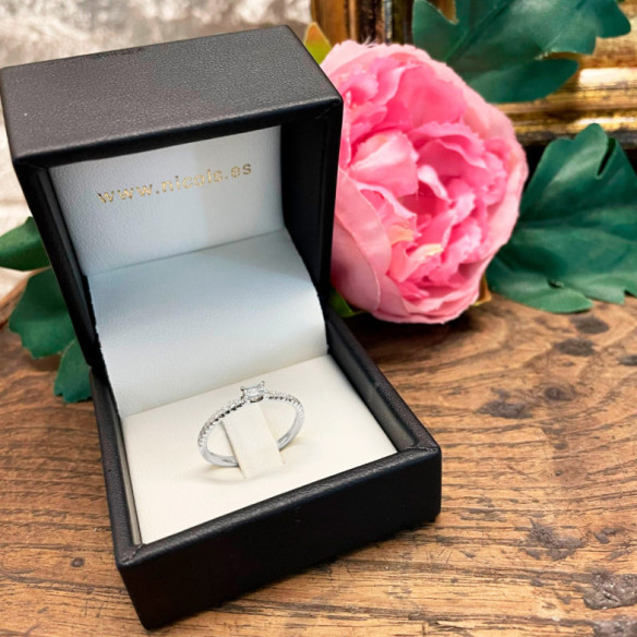 Anillo Diamantes Delphina 0.18 Talla Esmeralda Oro Blanco - Smeraldo