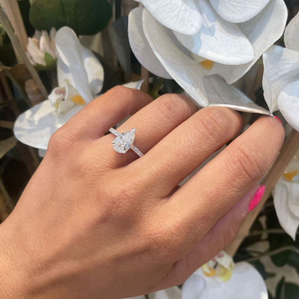 Anillo Diamante Pera Solitario y Diamantes 1.67 - TALLA PERA