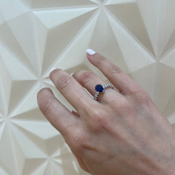 Anillo Zafiro oval Lola 1.20 Quilates - Anillos de Compromiso Azul