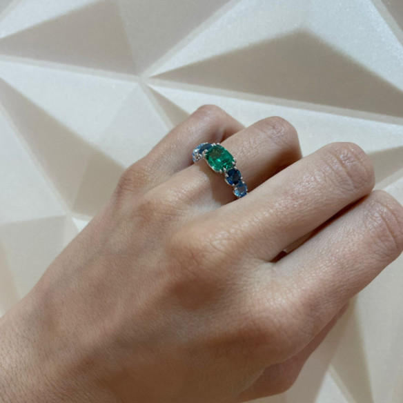 Ring mit Regenbogentopas und grünem Quarz - Weißgoldringe