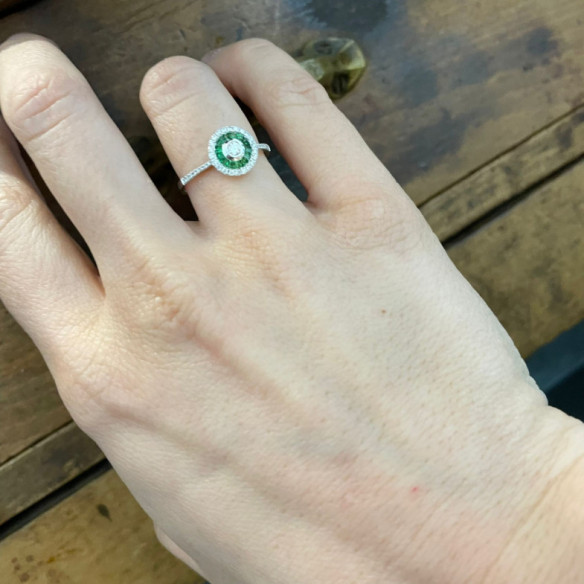 Anillo Ojo De Perdiz Granate Verde - desenhos vintage