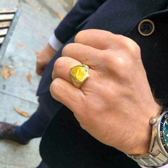 Sigillo d'oro con scudo inciso - Man anelli francobolli