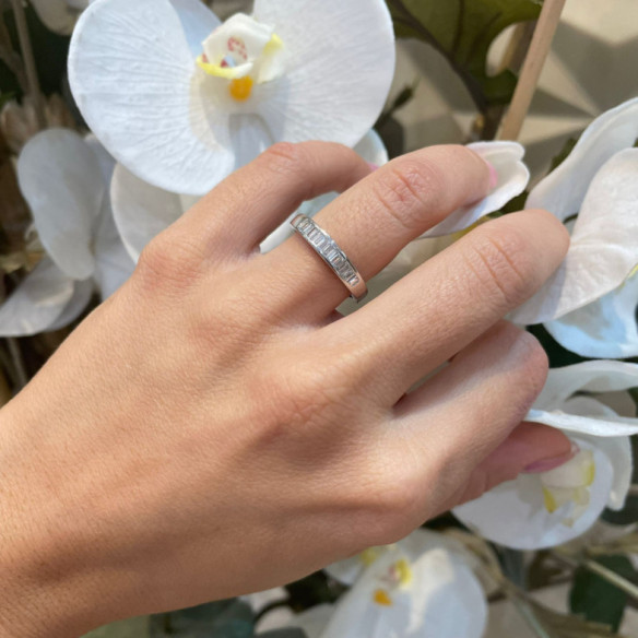 Anillo Alianza Abelia 0.60 Oro Blanco - Talla Baguette