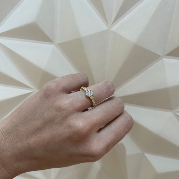 Diamantring Camelia 0.58 Gelbgold - Verlobungsringe Rosette