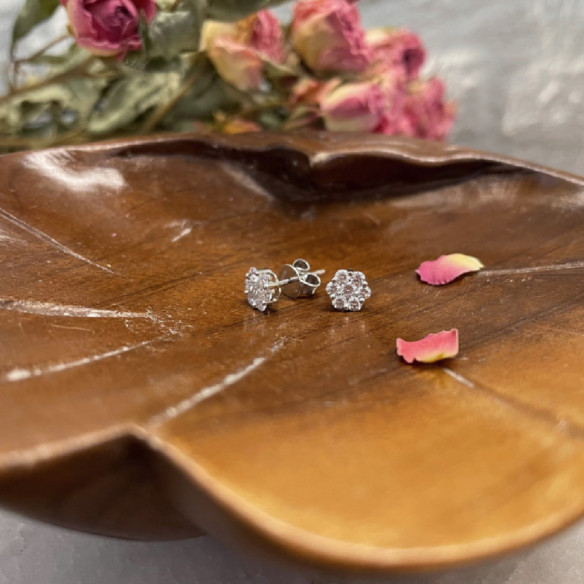 Pendientes Diamantes Camelia 0.80 Oro Blanco - dormilonas