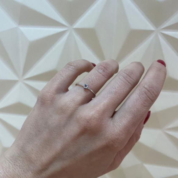 Anillo Diamantes y Rubi Camelia 0.11 - Rubinringe