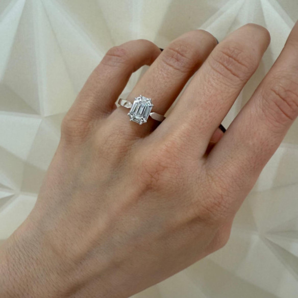Anillo Diamante 0.70 Ct Talla Esmeralda Vrait Oro Blanco - Schnitzen von Baguette