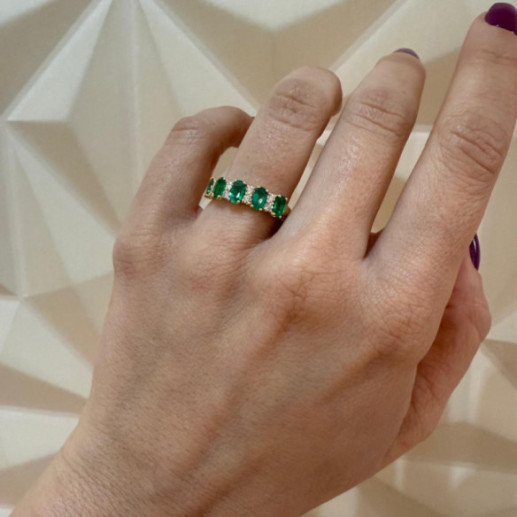 Yellow Gold Ring, Oval Emeralds and Diamonds Riviere Royal - Rings Color Stones 2