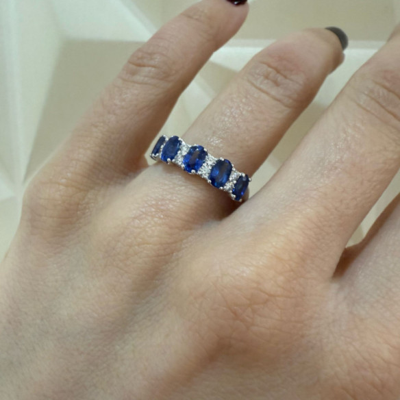 Anillo Zafiros Ovales y Diamantes Riviere Royal - Saphiringe