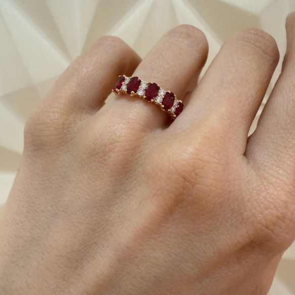 Anillo Oro Rubís Ovales y Diamantes Riviere Royal Oro Rosa - Rubinringe