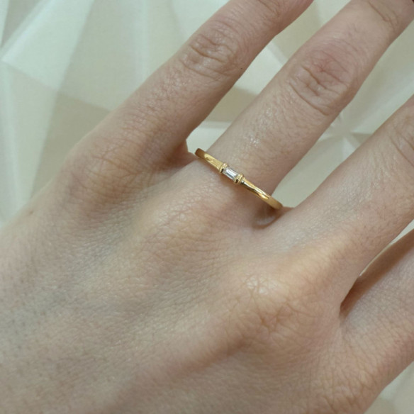 Anillo Compromiso Lirio Oro Amarillo con Diamante Baguette 0.10Ct. - Anillos de Compromiso
