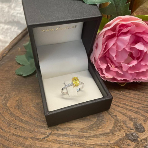 Yellow Sapphire Engagement Ring Lola 1.30ct - Sapphire rings 2