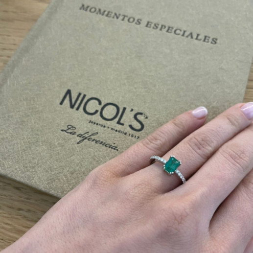Anillo Esmeralda 0.95Ct Oro Blanco Dafne Color - Anillos Compromiso Aniversario 2