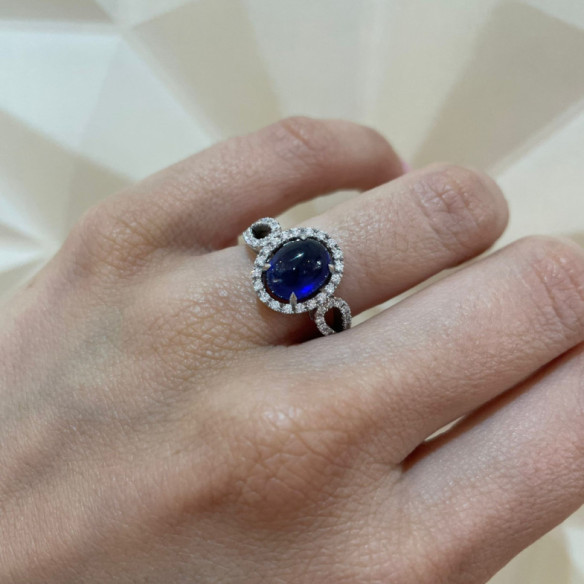 Anillo Diamantes Zafiro Cabujon Royal Jewels - Saphiringe