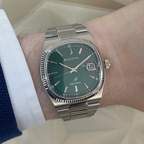 Bulova Precisionist Super Seville - Bulova Classic