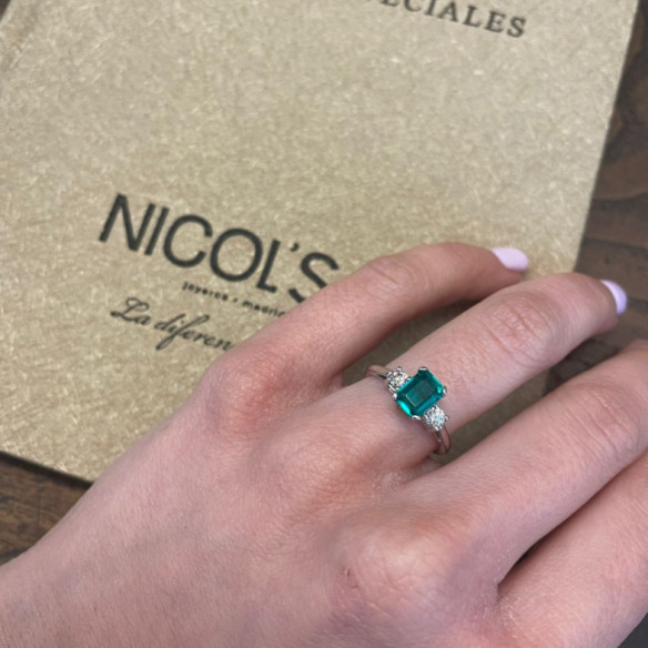 Anillo Esmeralda y Diamantes Tresillo Sunset - Joyas