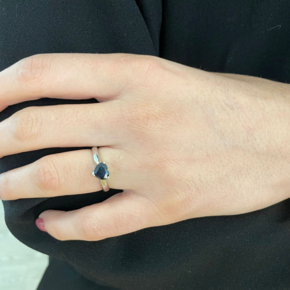 Solitaire Engagement Ring 0.90ct Sapphire BLUE BLOOD - Sapphire rings