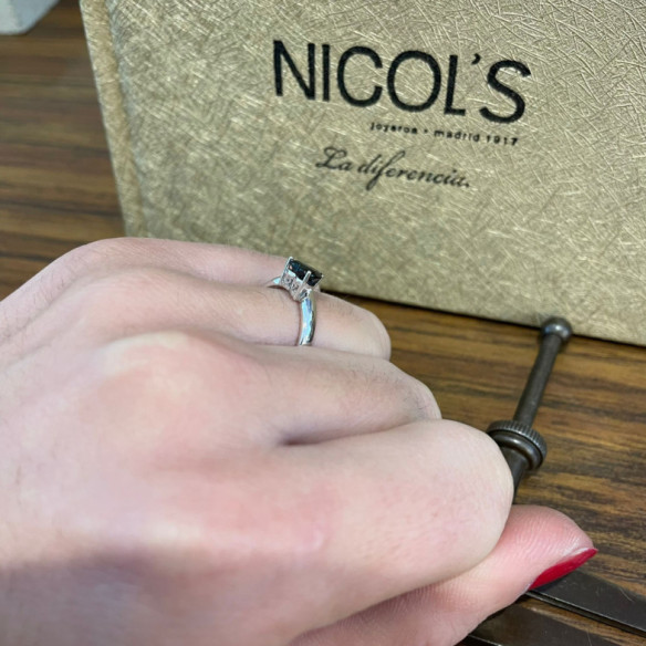 BLUE BLOOD ring 1.04ct - Sapphire rings
