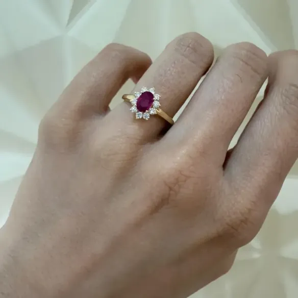 Yellow gold and oval ruby ​​ring Dalia 0.80 - Anniversary Rings